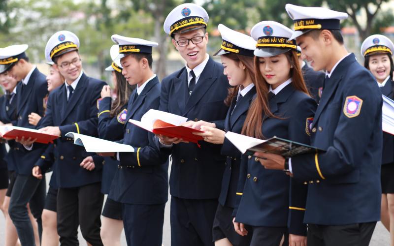 Trang phục trường Học viện Hàng hải Việt Nam